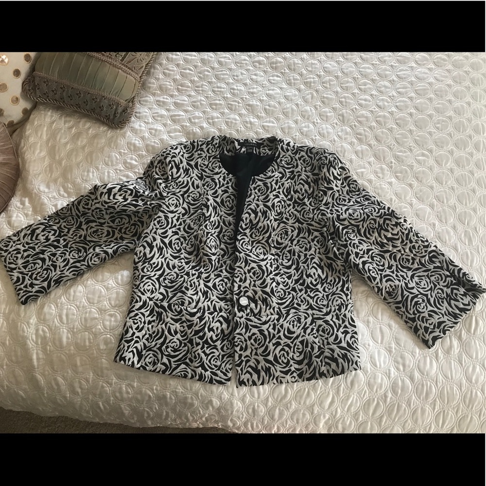 Louben Women’s Blazer